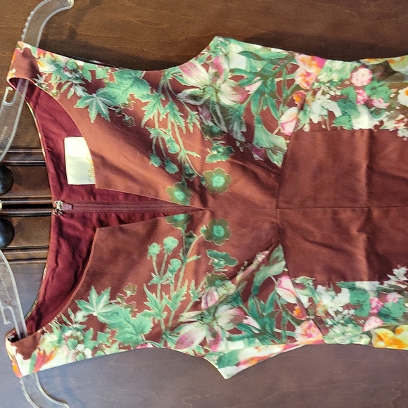 NWOT Of The Garland Variety Sheath Dress In Burgundy Floral Sz US S Sleeveless - Picture 2 of 5
